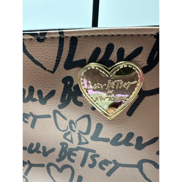 Betsey Johnson Shoulder Bag With Faux Fur Handle Adjustable Strap & Gold Hardwar - Picture 2 of 13